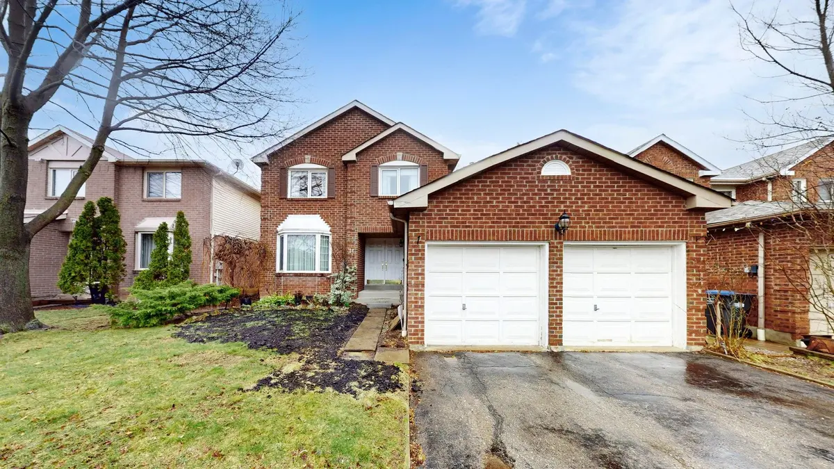 11 Keystone DR, Brampton, ON L6Y 3K8