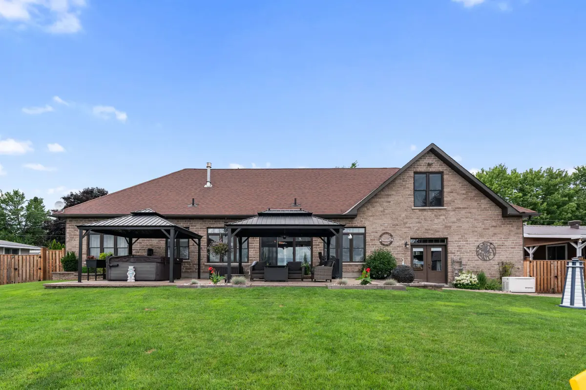 21190 BAYVIEW AVE, South Glengarry, ON K0C 1E0