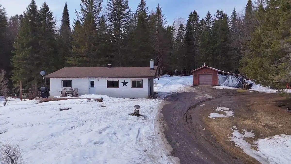 1046 Detlor RD, Bancroft, ON K0L 2L0