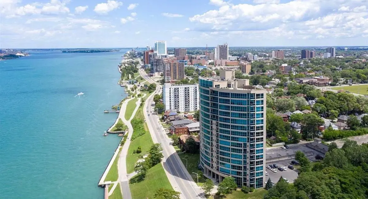 1225 River side DR W #701, Windsor, ON N9A 0A2