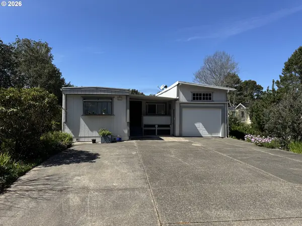 1600 RHODODENDRON DR #218, Florence, OR 97439