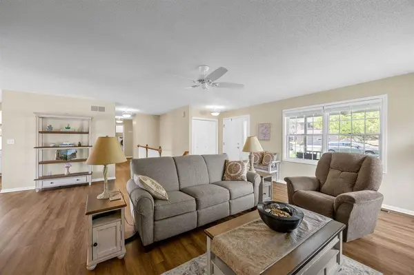 1926 Meadow Ridge Ln, Iowa City, IA 52245