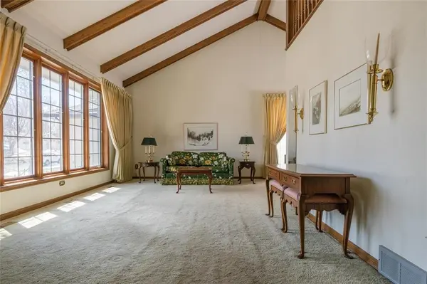 63 Elmvale CRES, Winnipeg, MB R3R 2S3