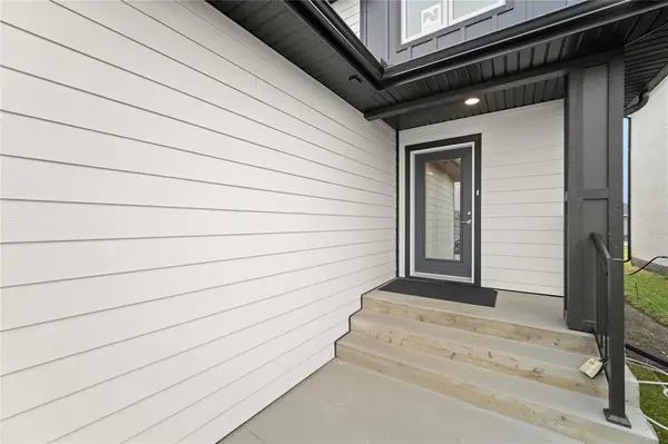 53 Gullane ST, Niverville, MB R0A 0A1