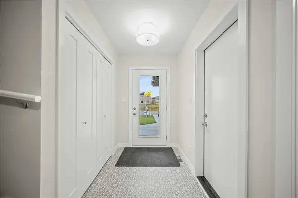 53 Gullane ST, Niverville, MB R0A 0A1