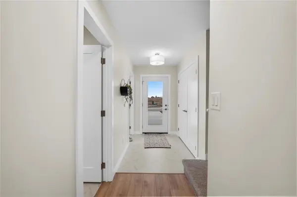 209 Kingshead RD, Niverville, MB R0A 0A1