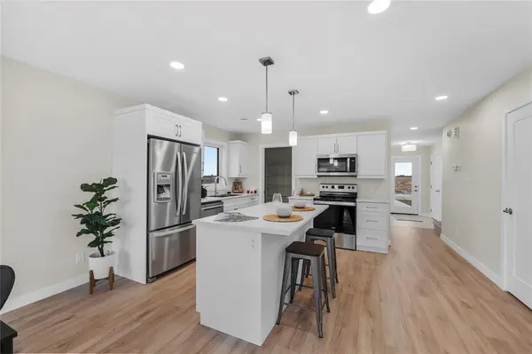 209 Kingshead RD, Niverville, MB R0A 0A1