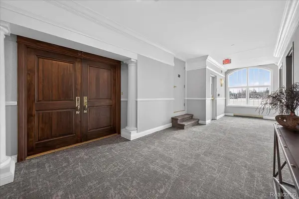 801 W Ann Arbor Trail #301, Plymouth, MI 48170