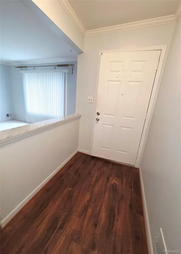 11700 Amber Le DR, Warren, MI 48093