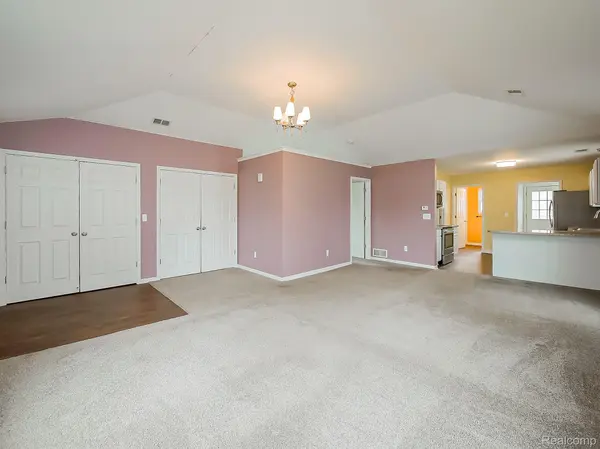 3079 Grove ST, Keego Harbor, MI 48320