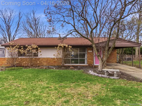 2674 Littletell AVE, West Bloomfield Charter Township, MI 48324