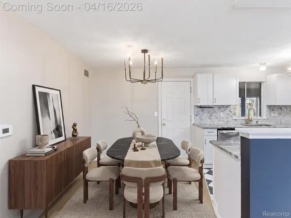 2674 Littletell AVE, West Bloomfield Charter Township, MI 48324