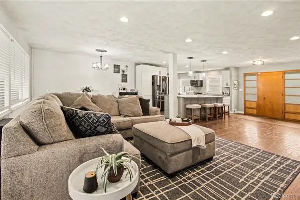 330 Cole RD, Monroe, MI 48162