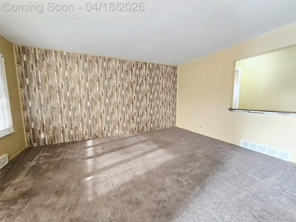 33742 Elford DR, Sterling Heights, MI 48312