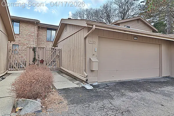 7309 Creek View CIR, West Bloomfield Charter Township, MI 48322
