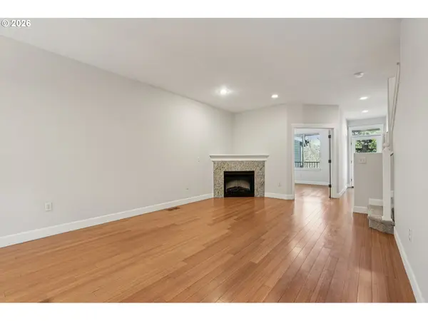 2032 NE 49TH WAY, Hillsboro, OR 97124