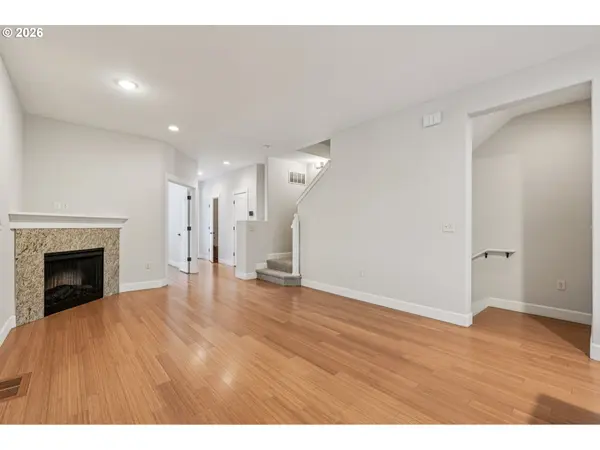 2032 NE 49TH WAY, Hillsboro, OR 97124