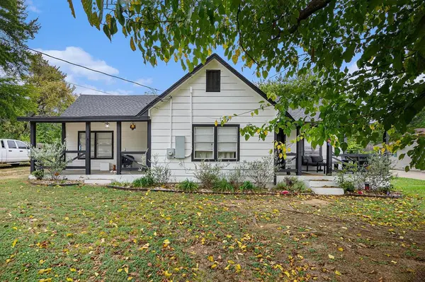 210 E 4th Street, Keene, TX 76059