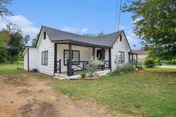 210 E 4th Street, Keene, TX 76059