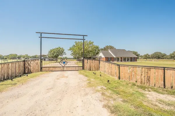 3418 Henderson Drive, Greenville, TX 75402