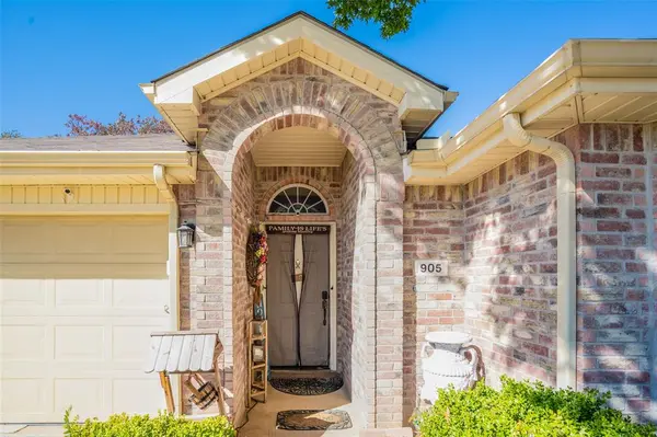 905 Mill Spring Drive, Garland, TX 75040