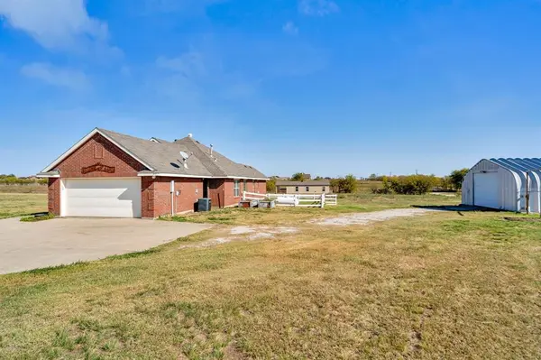 319 Hawk Ridge Road, Decatur, TX 76234