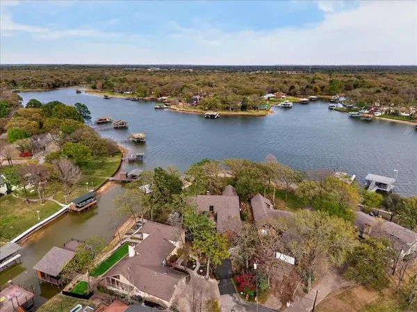 125 Lark Drive, Enchanted Oaks, TX 75156