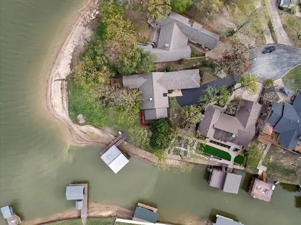 125 Lark Drive, Enchanted Oaks, TX 75156