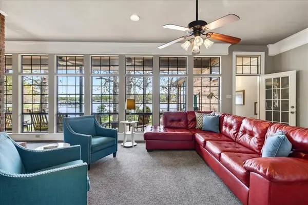 125 Lark Drive, Enchanted Oaks, TX 75156