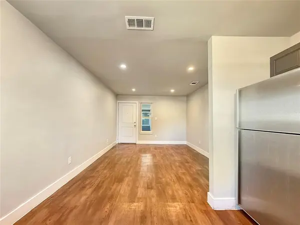 740 Edgemont Avenue #204, Dallas, TX 75216