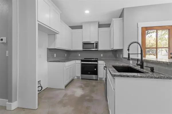 1309 S 5th Avenue #1309, Denison, TX 75021