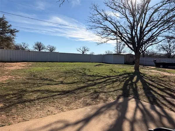 522 Crestwood Drive, Eastland, TX 76448