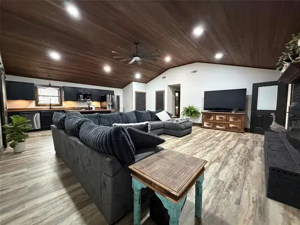 522 Crestwood Drive, Eastland, TX 76448