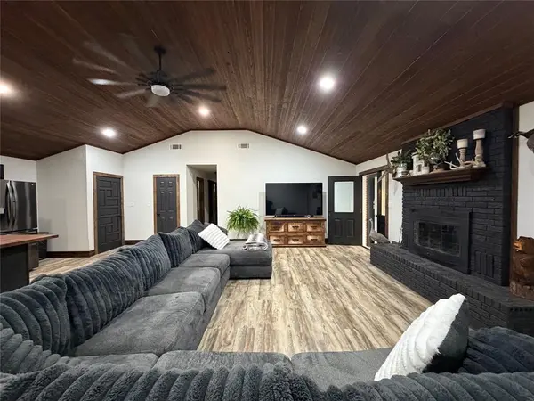 522 Crestwood Drive, Eastland, TX 76448