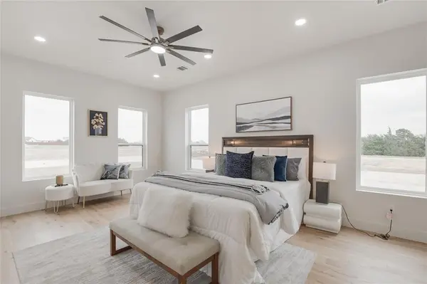 436 Whispering Way, Red Oak, TX 75154