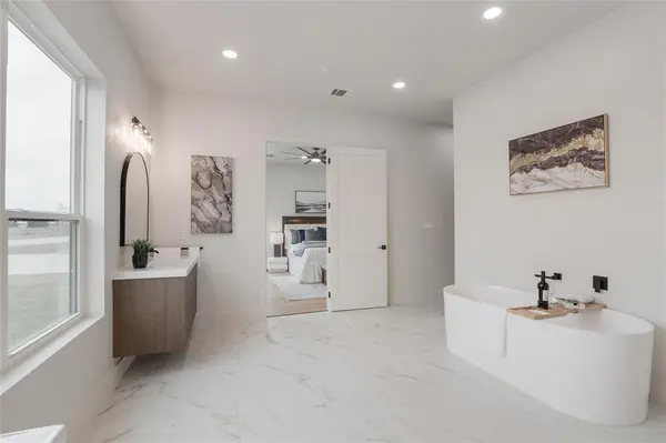 436 Whispering Way, Red Oak, TX 75154