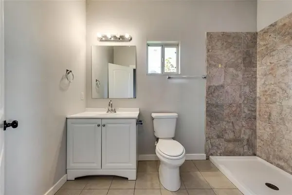 626 W Crawford Street #101, Denison, TX 75020