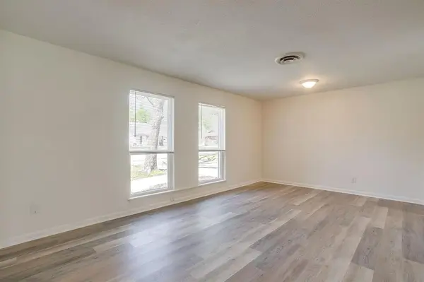 6013 Worrell Drive, Fort Worth, TX 76133