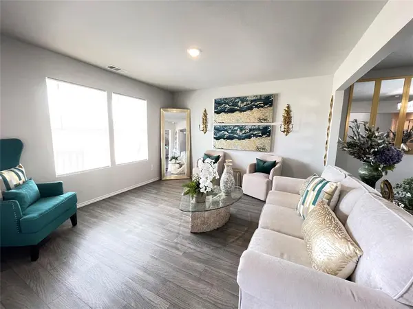 408 Parker Oaks Drive, Chandler, TX 75758