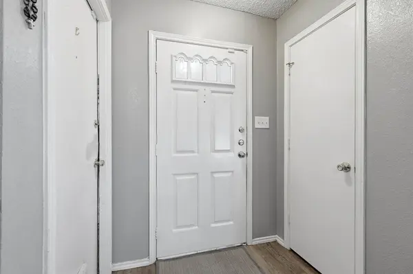 2532 Winding Road, Fort Worth, TX 76133