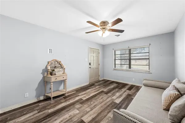 901 N Main Street, West, TX 76691