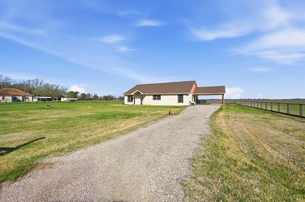 1616 Nash Howard Road, Waxahachie, TX 75165