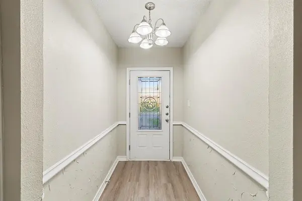 4900 Ridgeline Drive, Arlington, TX 76017