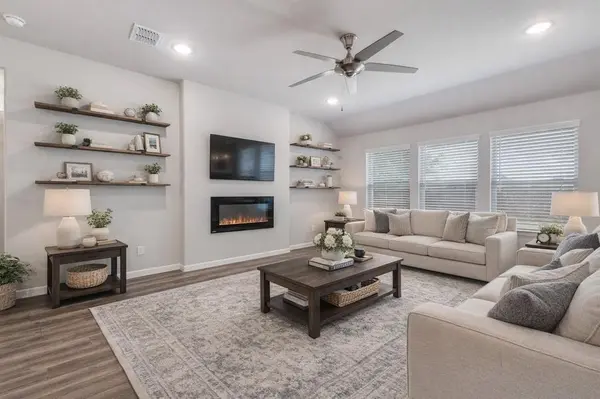 140 Chase Creek Drive, Lavon, TX 75166