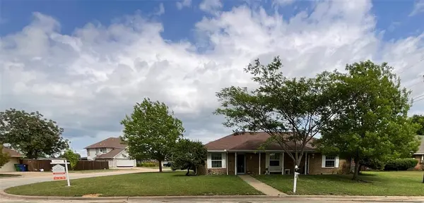 304 Johnston Boulevard, Waxahachie, TX 75165