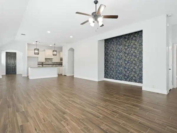 8113 Spitfire Trail, Aubrey, TX 76227