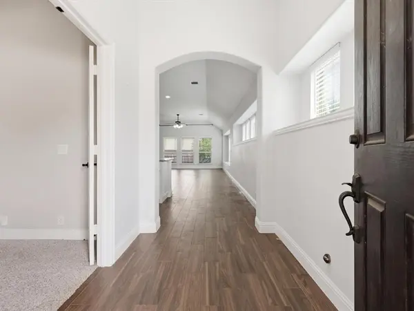 8113 Spitfire Trail, Aubrey, TX 76227