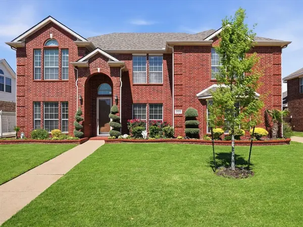 2824 Gillespie Lane, Grand Prairie, TX 75052