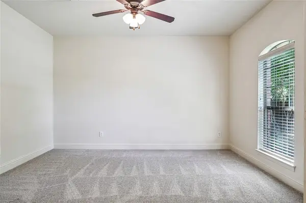 304 Creekside Trail, Argyle, TX 76226