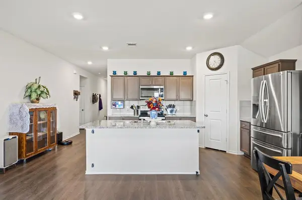 1942 Duskwood Drive, Lancaster, TX 75146